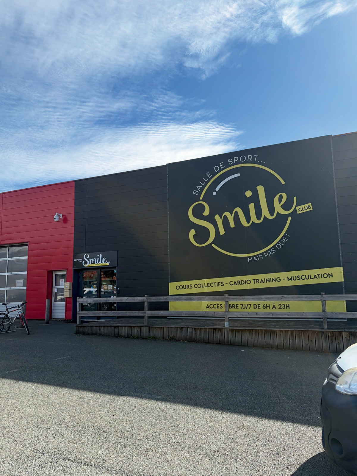 PHOTO — SMILE CLUB